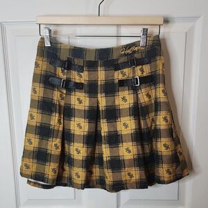 Wizarding World of Harry Potter Hufflepuff Plaid Pleated Skirt, Juniors Size Med